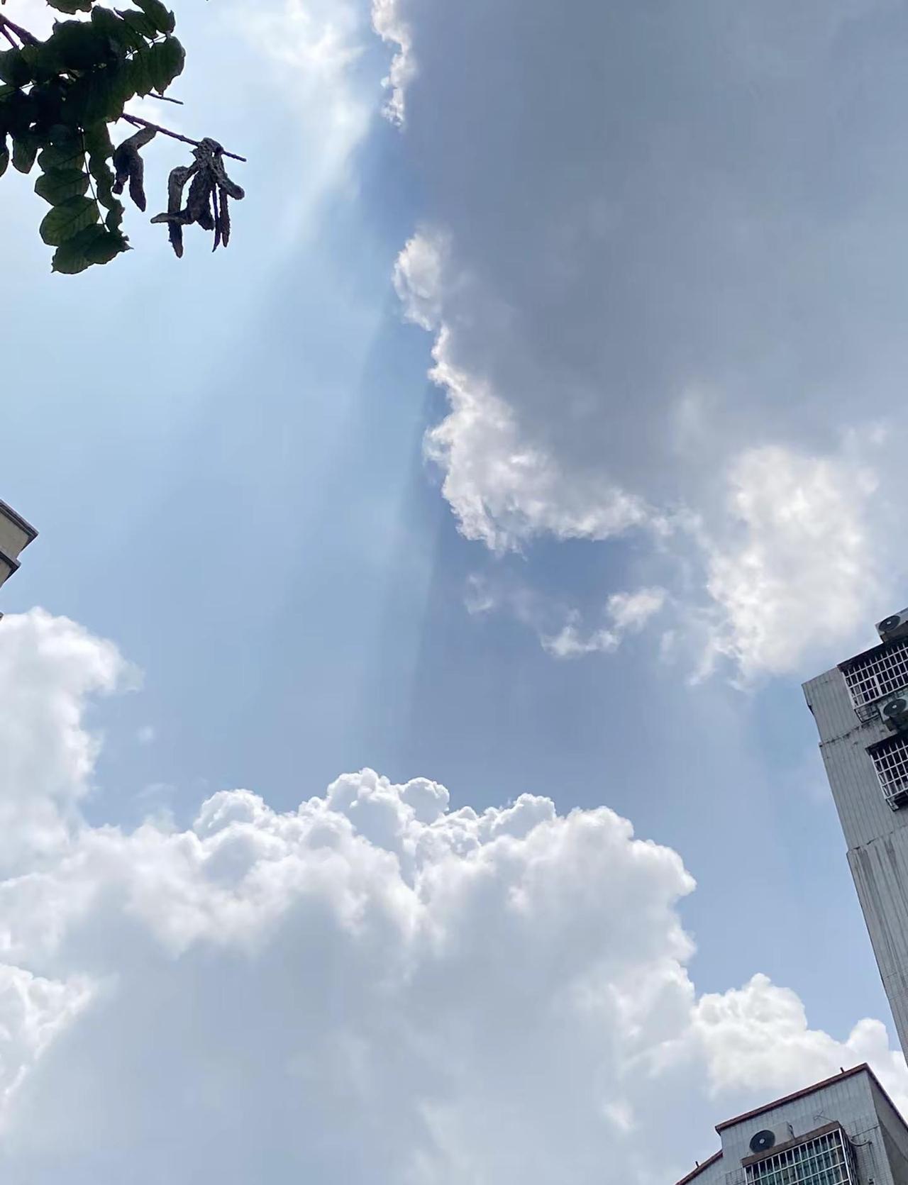 天空恰好到处放晴 天气 广州白云 同城优先推荐