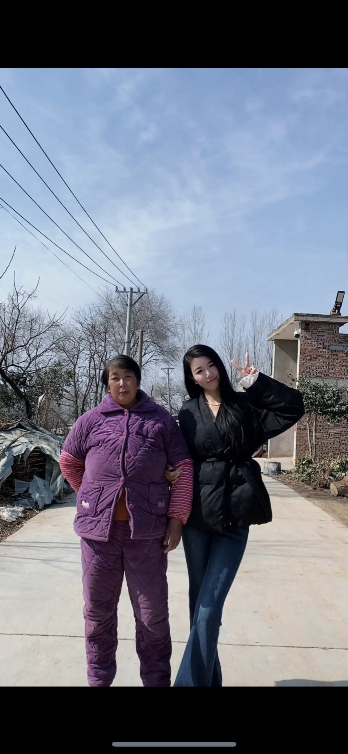 扮演了很多角色，却发现只有女儿最好当。被父母安稳的爱着，怎么会不幸福呢...