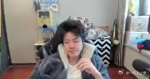 拖米回应 米神也是好起来了，一下卷进风暴中心了[喵喵]but身正不怕影子斜，正面