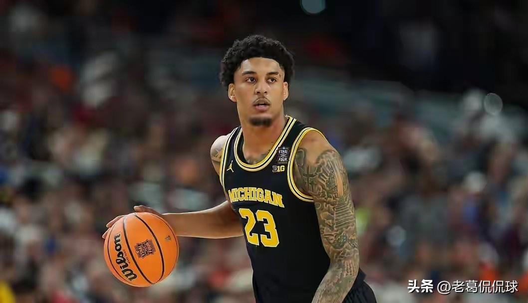 金州勇士真是太有眼光了！在今天进行的NBA2026年选秀大会上，金州勇士用首轮1