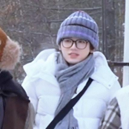 宋亚轩馒头塑宋亚轩冒热气的长腿馒头宋亚轩馒头塑真的好可爱啊 