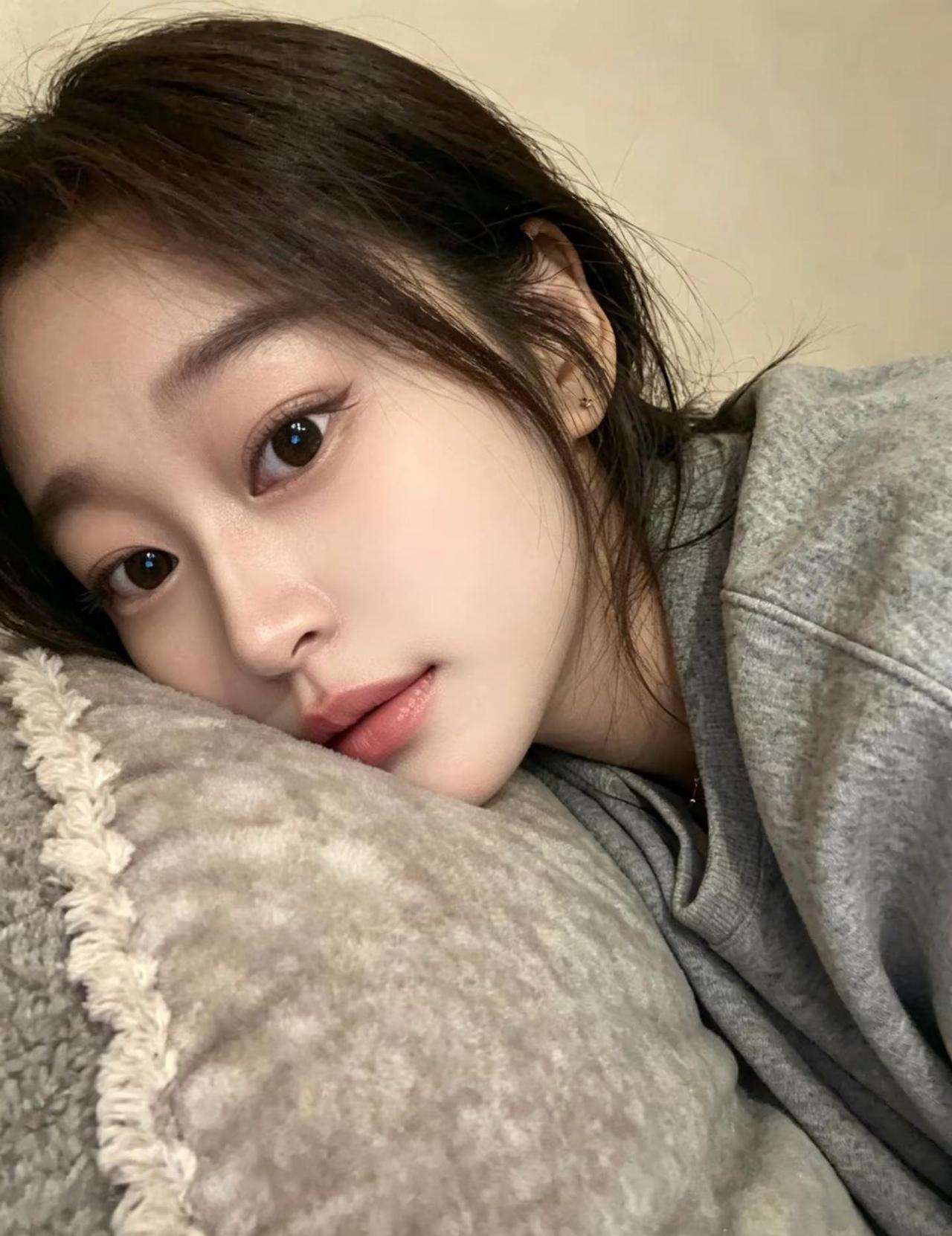 现在我才明白，缺爱的人是我，原来我爱别人的方式，都是我希望被爱的样子！可怜，可悲