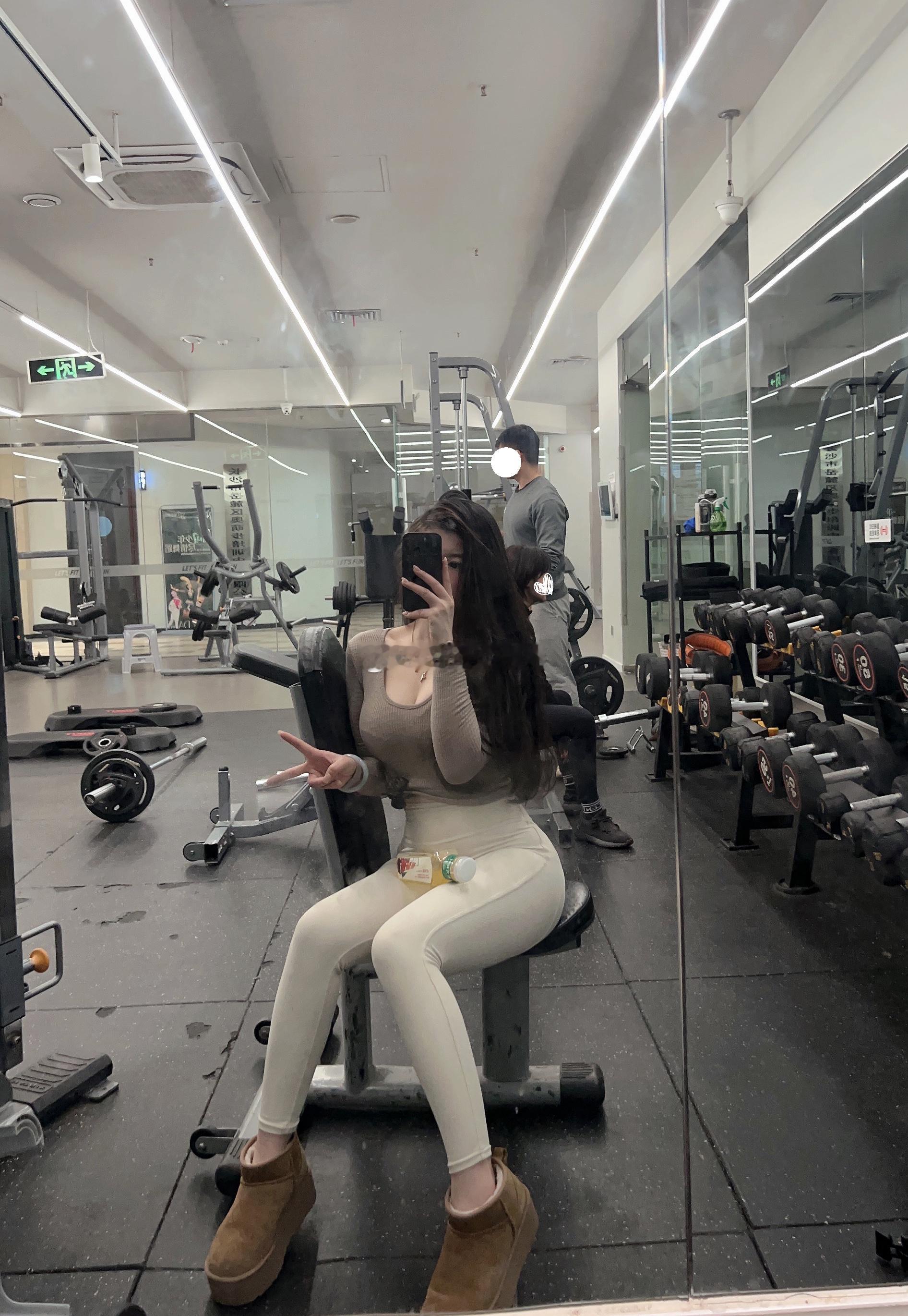我又来活跃账号了[好喜欢]#Angela娉婷[超话]##随手拍##御姐ing##