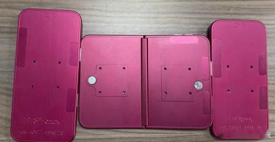 和往常一样，新机没发布之前，iPhone三款新机的机模新鲜出炉，分别对应iPho