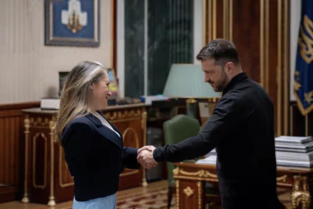 大瓜！泽连斯基这波操作太惊喜，直接请到加拿大前副总理弗里兰当经济发展顾问，而且还