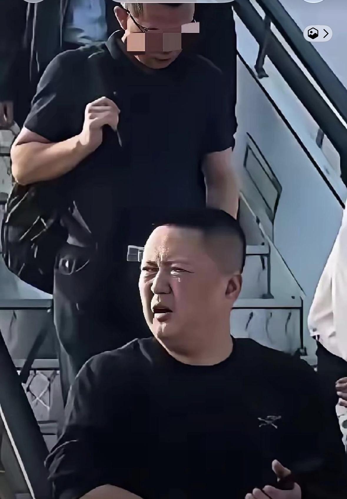 要么让我踹一脚？