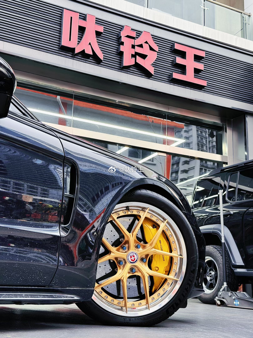 保时捷 帕拉梅拉  21寸双片锻造 完工案例供参考拉丝金➕烧蓝钛合金螺杆意大利科
