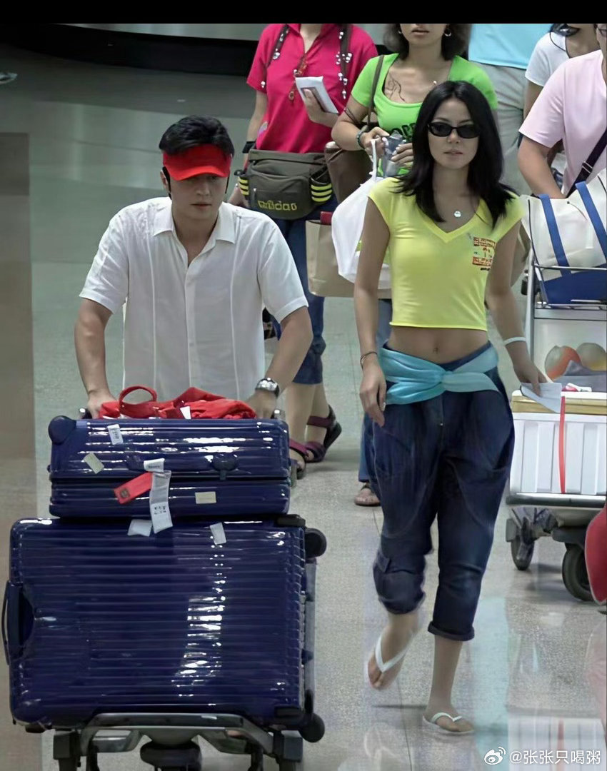 王菲李亚鹏当初也是俊男靓女，如今已经分道扬镳了！ 