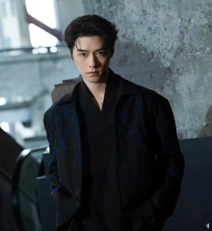 方逸伦收到了龚俊的桂花糕你好星期六 方逸伦上节目运气爆棚！心意“箱”通抽到龚俊三