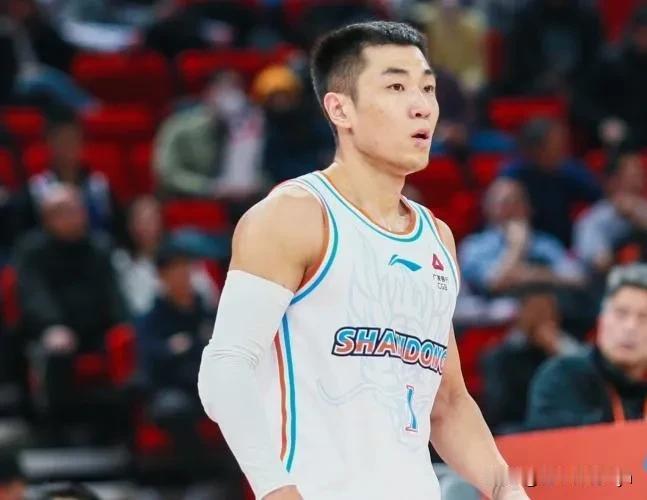 随着山东男篮95：105不敌四川男篮，本场比赛暴露出3个可笑的事实。

1. 山