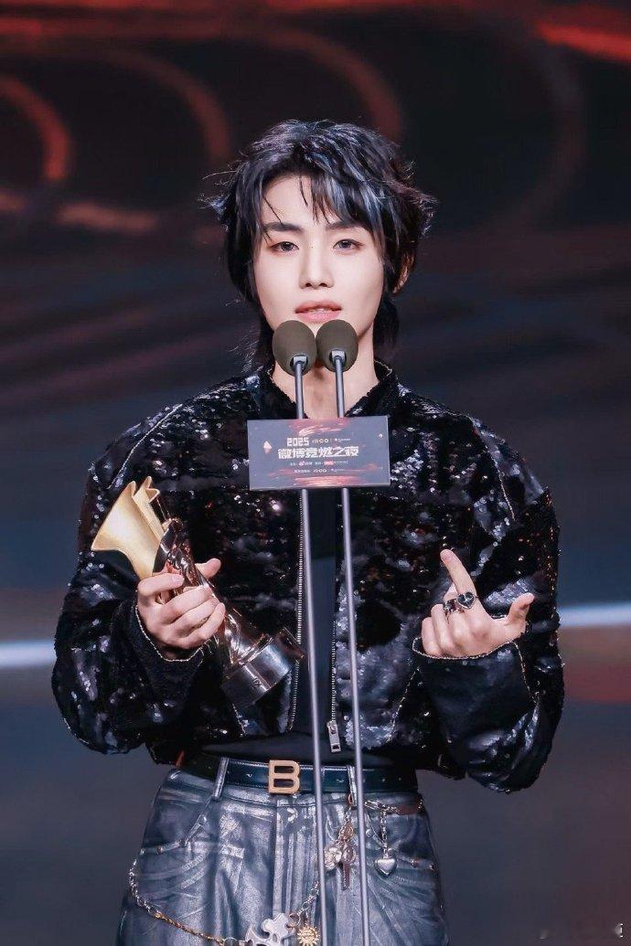 下赛季司马光有概率上首发吗？最近看到有瓜说下赛季司马光有可能不会首发，有可能甚至