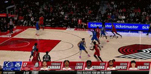 杨瀚森上来给机会就干，两分钟4分2板1助1断，就这开拓者教练不给机会呀[捂脸][