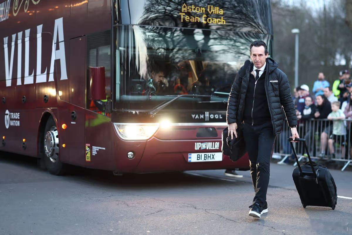 诺丁汉森林vs阿斯顿维拉 森林的问题是穆里略、奥多伊两个主力因伤缺阵。中卫贾尔的