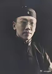 【袁克文遭遇灵异事件】袁世凯次子袁克文回忆，自己在居仁堂住时，院子里有两棵树，一