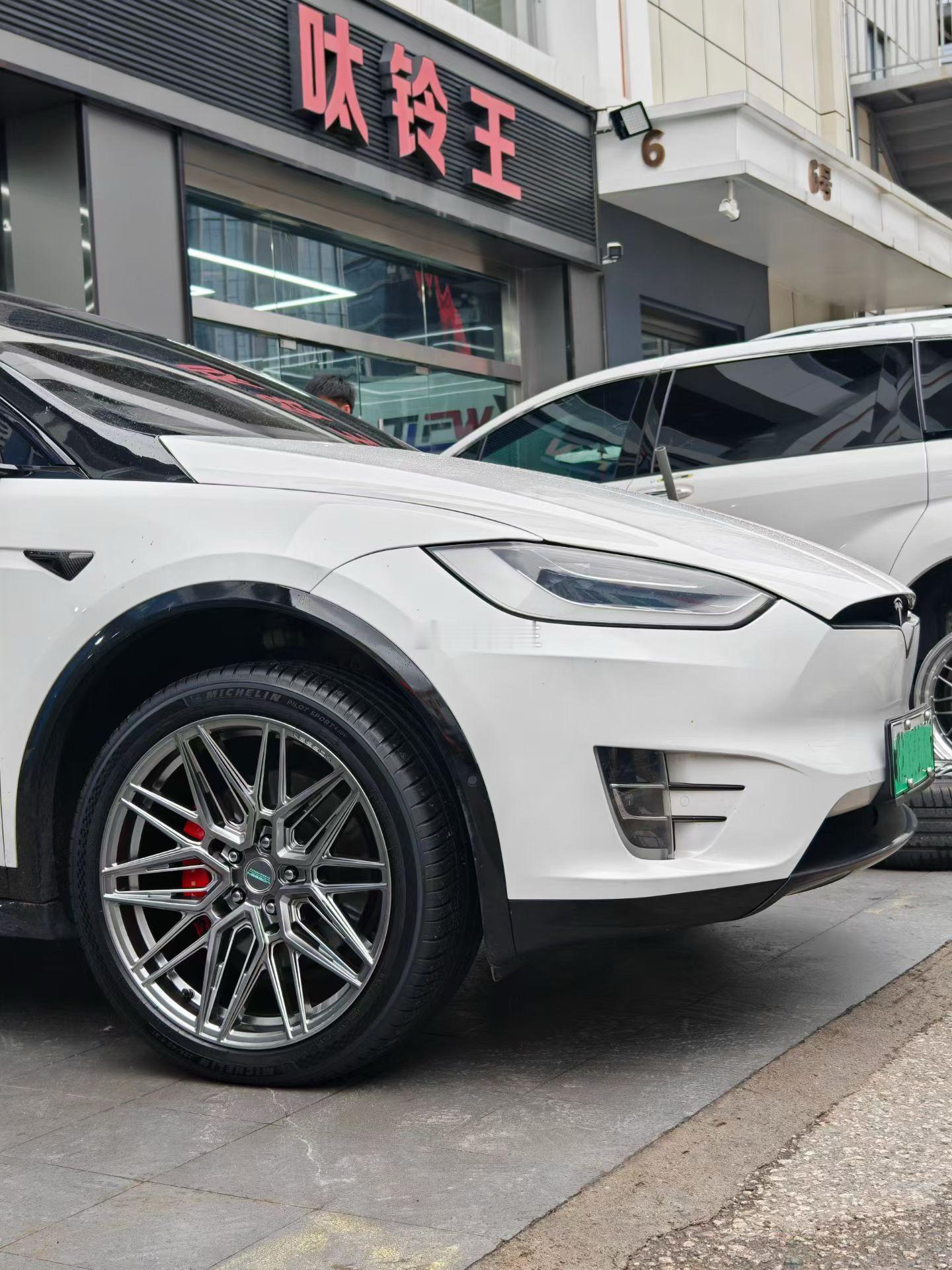特斯拉ModelX 完工案例🇺🇸Vossen HF7 21寸搭配米其林轮胎，