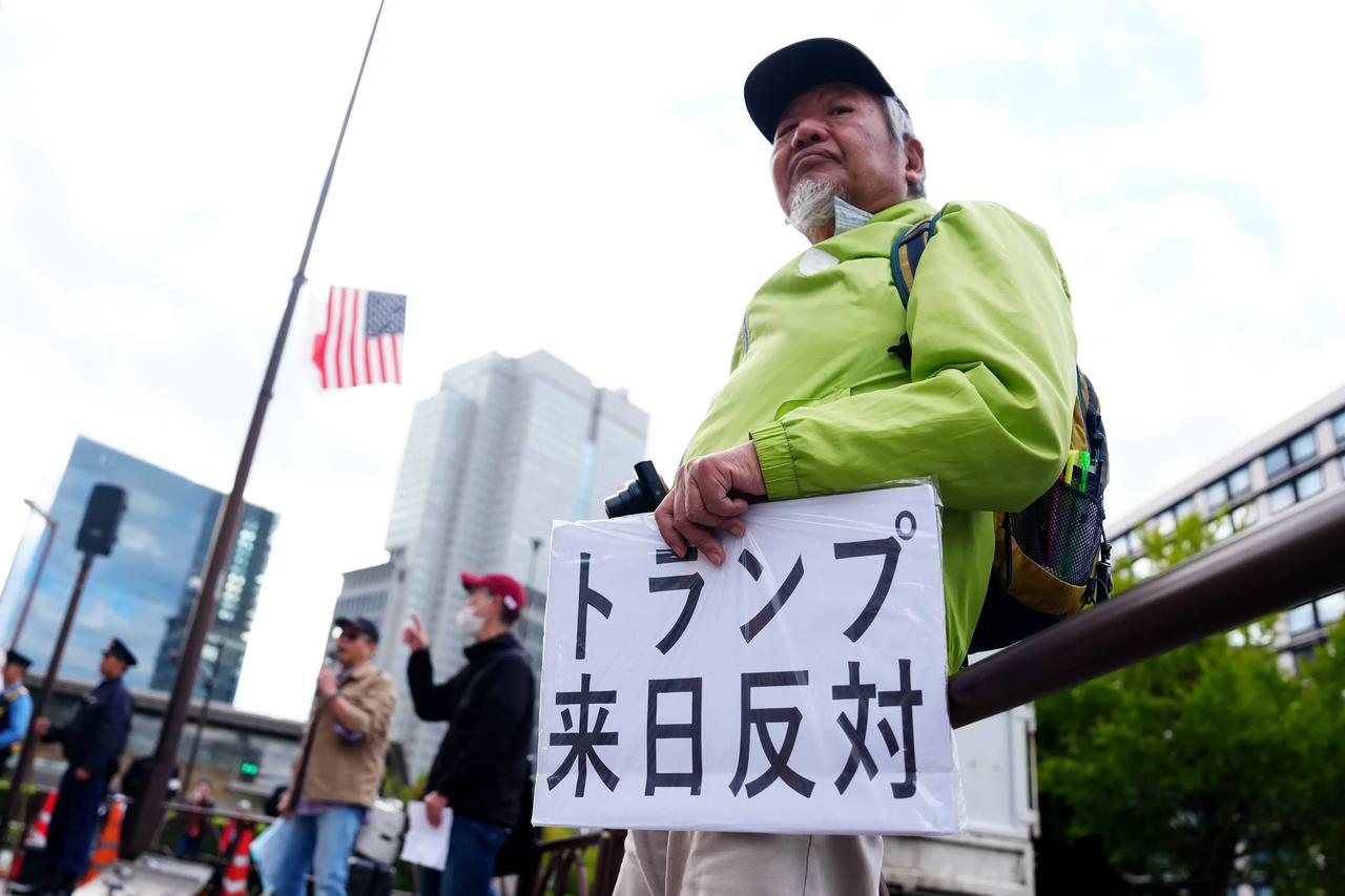 日元一跌再跌，已经跌破160关口，日本政府急着“救市”能稳住吗？

当地时间4月