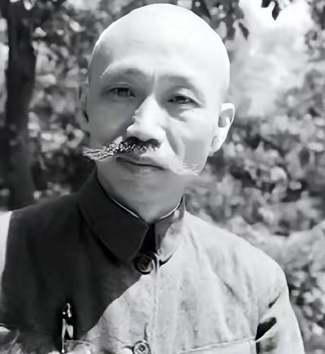 1935年，王家烈被蒋介石逼迫，交出兵权后考察散心，蒋介石也够意思，给了3万大洋