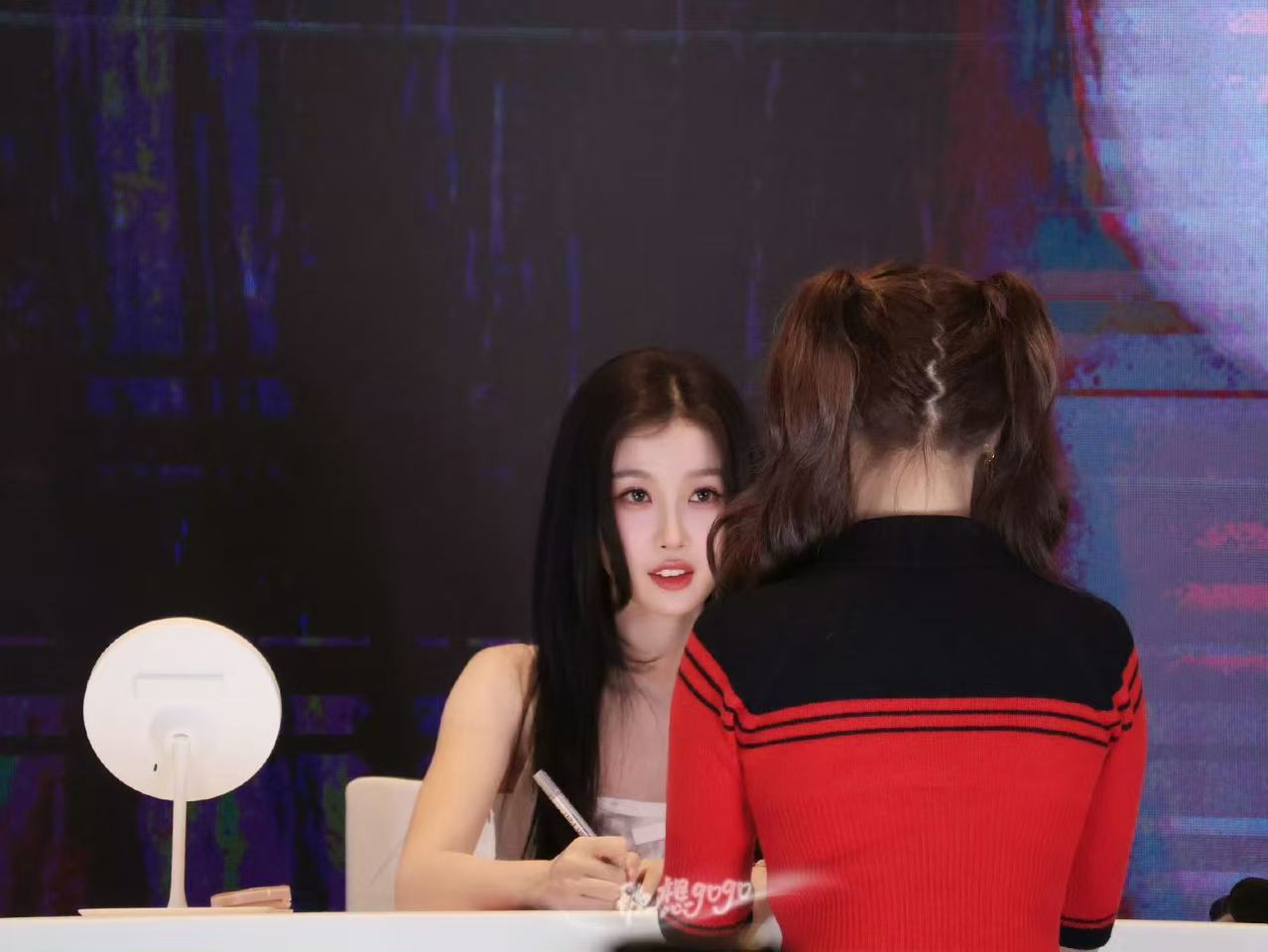 粉丝cos了虞书欣青你初舞台造型粉丝cos了虞书欣青你造型粉丝cos了虞书欣青你