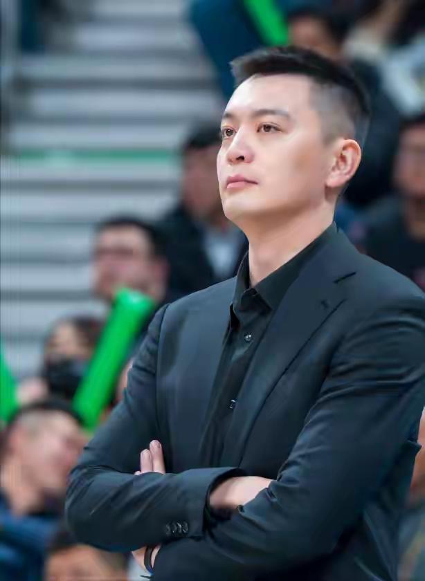 今晚19.35辽宁队将在主场迎战青岛队，上一场辽宁队大败给广东30分，就是输给了