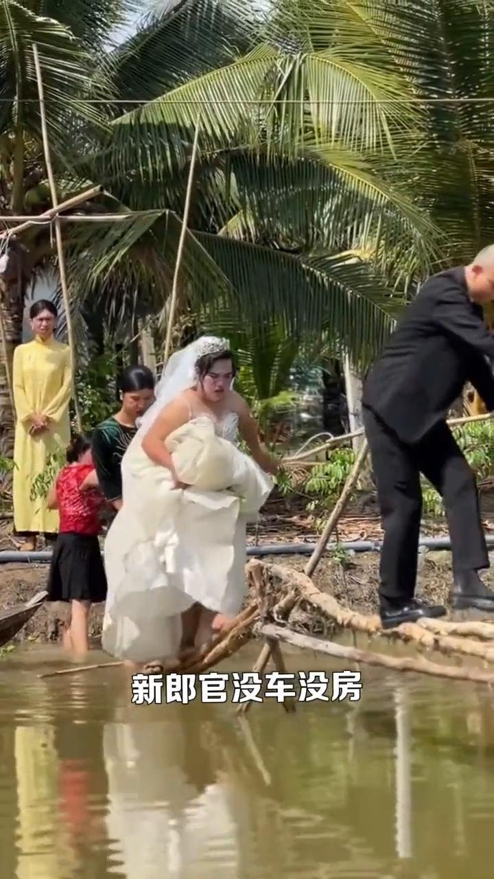 ·这是哪国婚礼？这是巴基斯坦婚礼，新娘不要一分彩礼，只要嫁妆。嫁妆对她来说很重要
