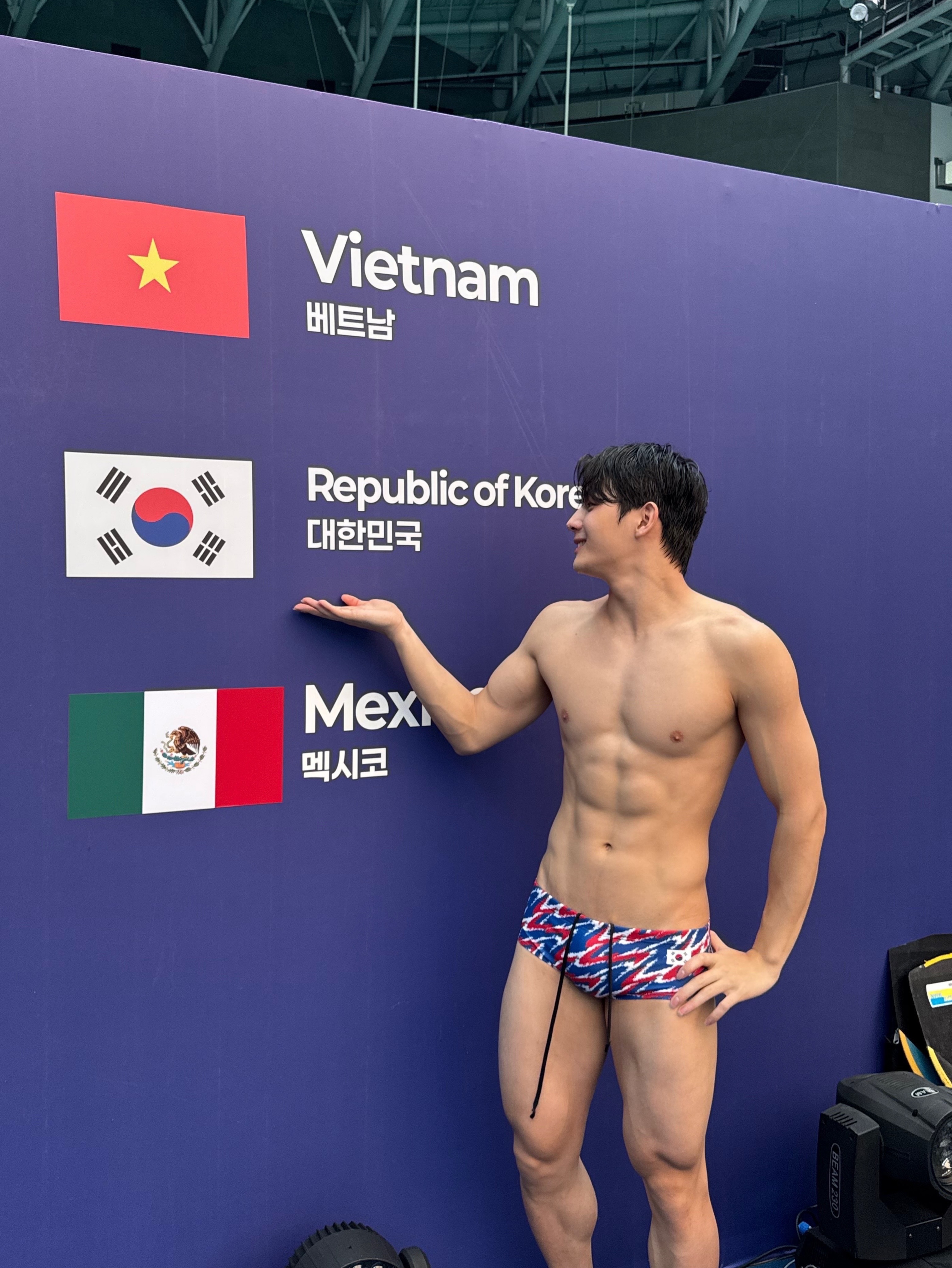 🇰🇷泳队金泰伍 