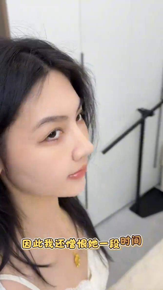 以前我追我老婆的时候，我丈母娘还阻止我，因此我还惜恨她一段时间。现在看来，那是为