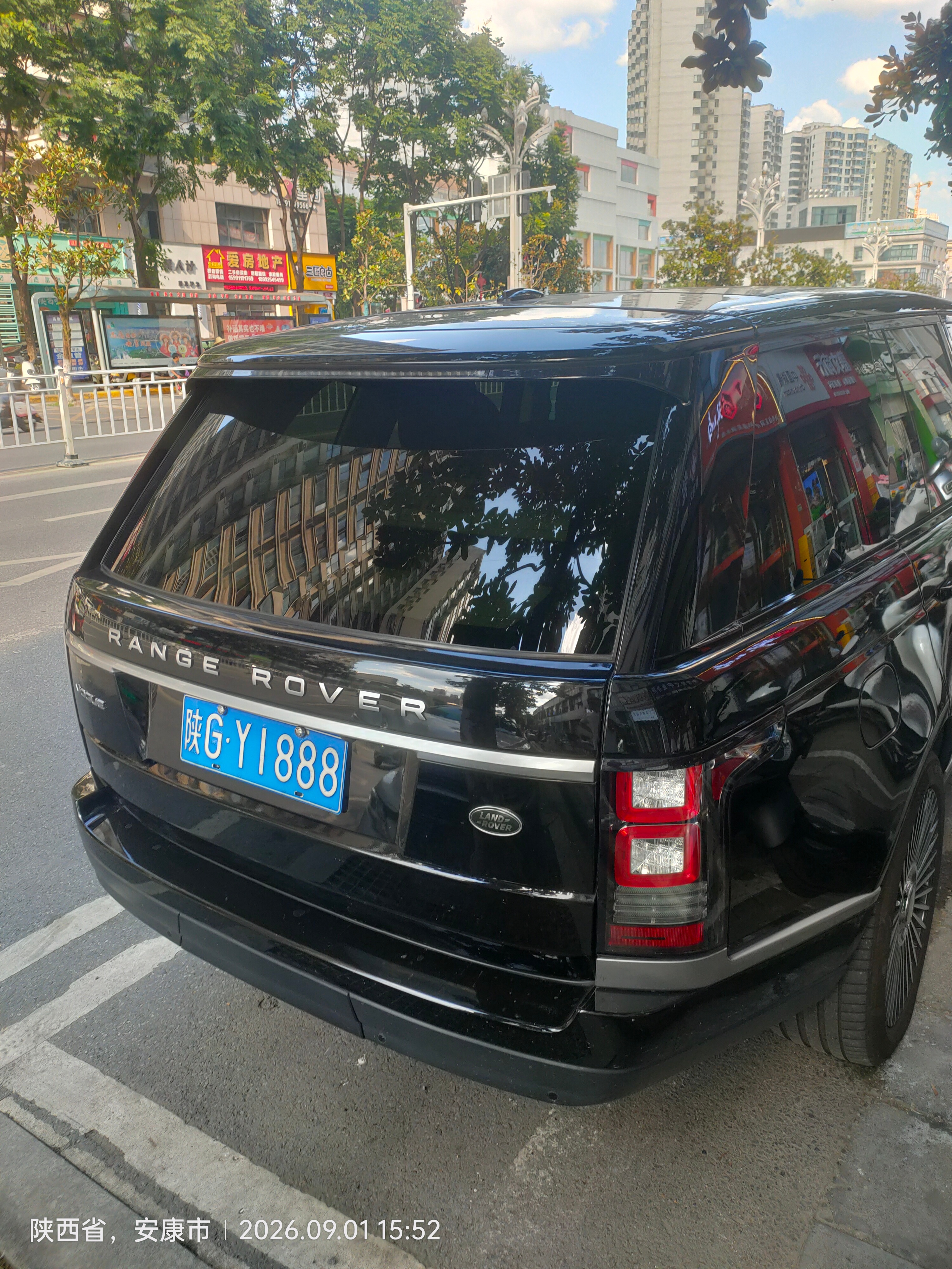 全球车牌[超话] 陕GY1888路虎揽胜行政  ​​​