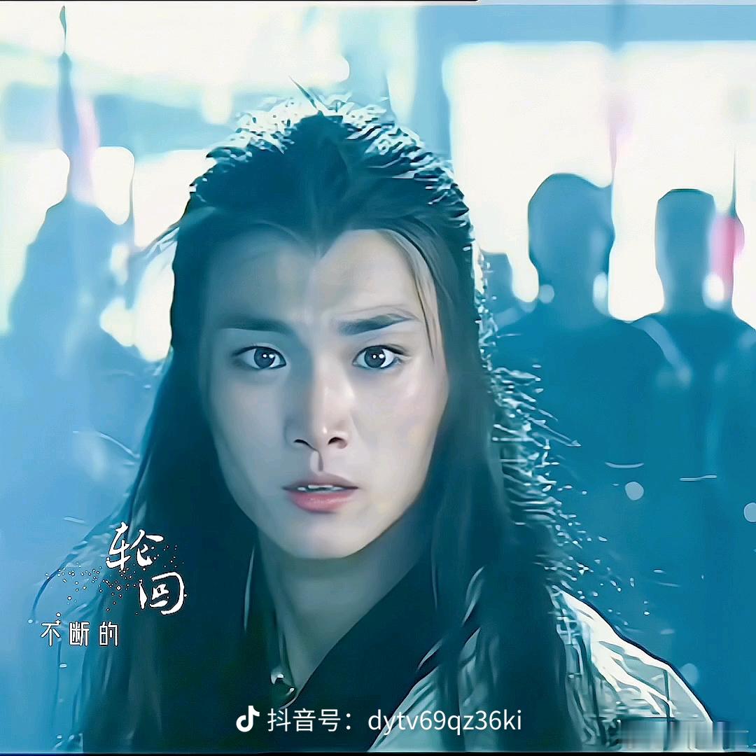 我喜欢这种男的。他超美。更喜欢他的人生态度，做什么都很认真，爱演戏就把演技打磨好