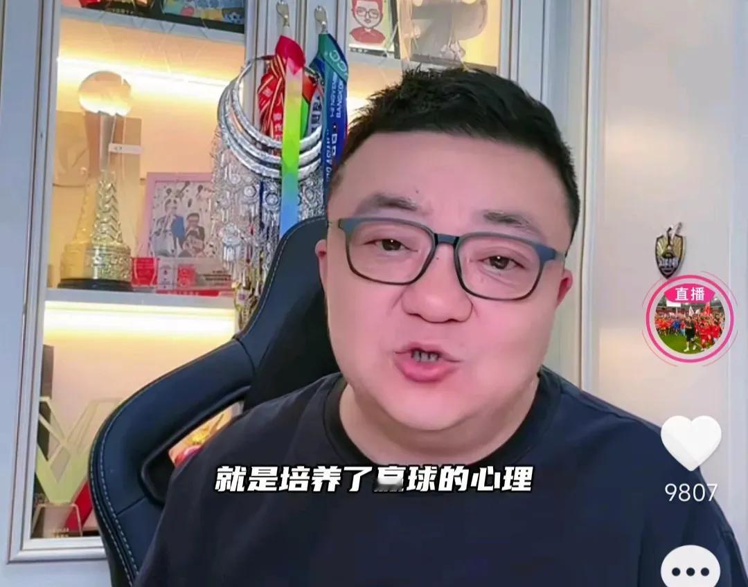 当U23国足在关键赛事中屡屡上演逆风翻盘，当年轻球员在高压对决中展现出超越年龄的