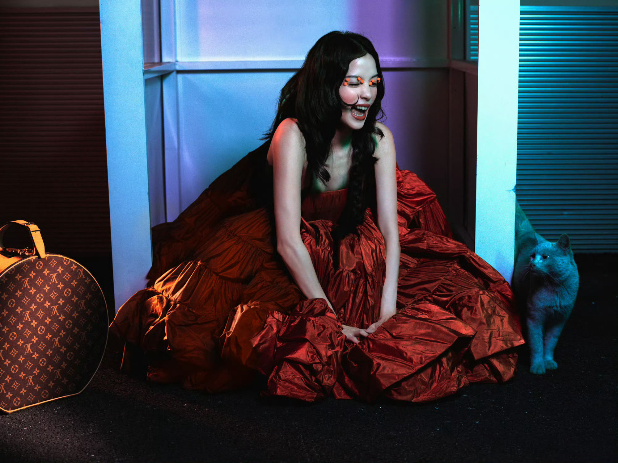 欧阳娜娜欧阳娜娜红裙午夜怪诞美学欧阳娜娜