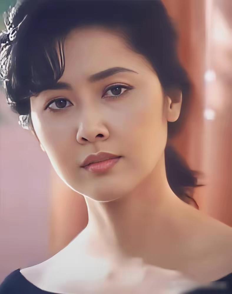 86版西游记中最美的女演员
朱琳最美女儿国国王，年轻时的盛世容颜太漂亮了。
五官