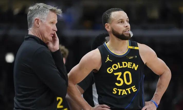 Michael Scotto：联盟消息人士透露，库里一直是主教练科尔的坚定支持者