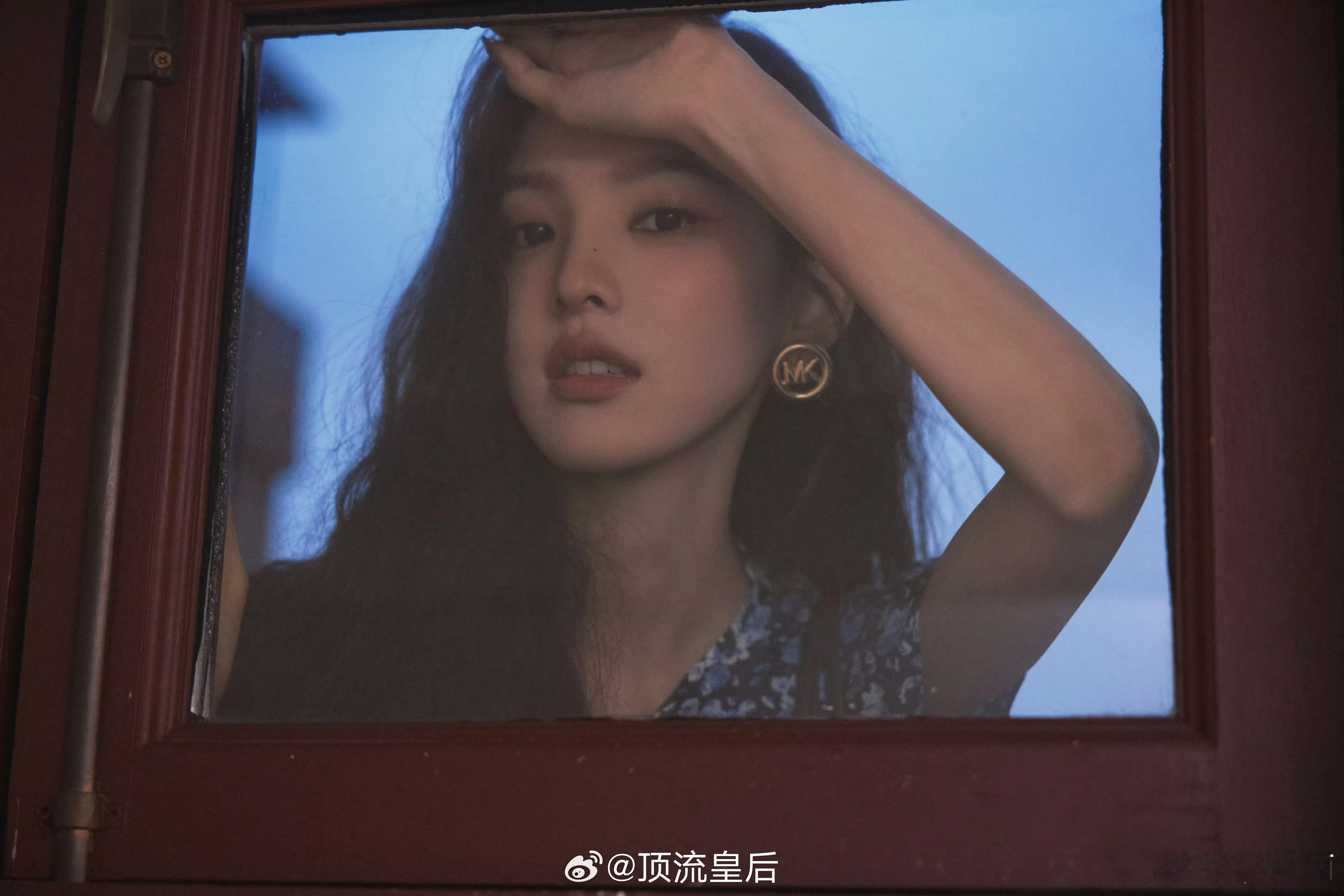 章若楠有效营业又来啦，元气美女的神。 ​​​