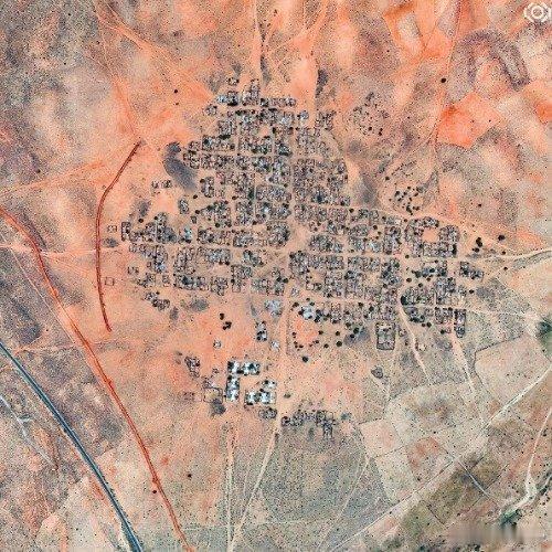 【】 这还是2025年么？所以我们一定要珍惜先烈们为我们换来的和平安宁生活。我们