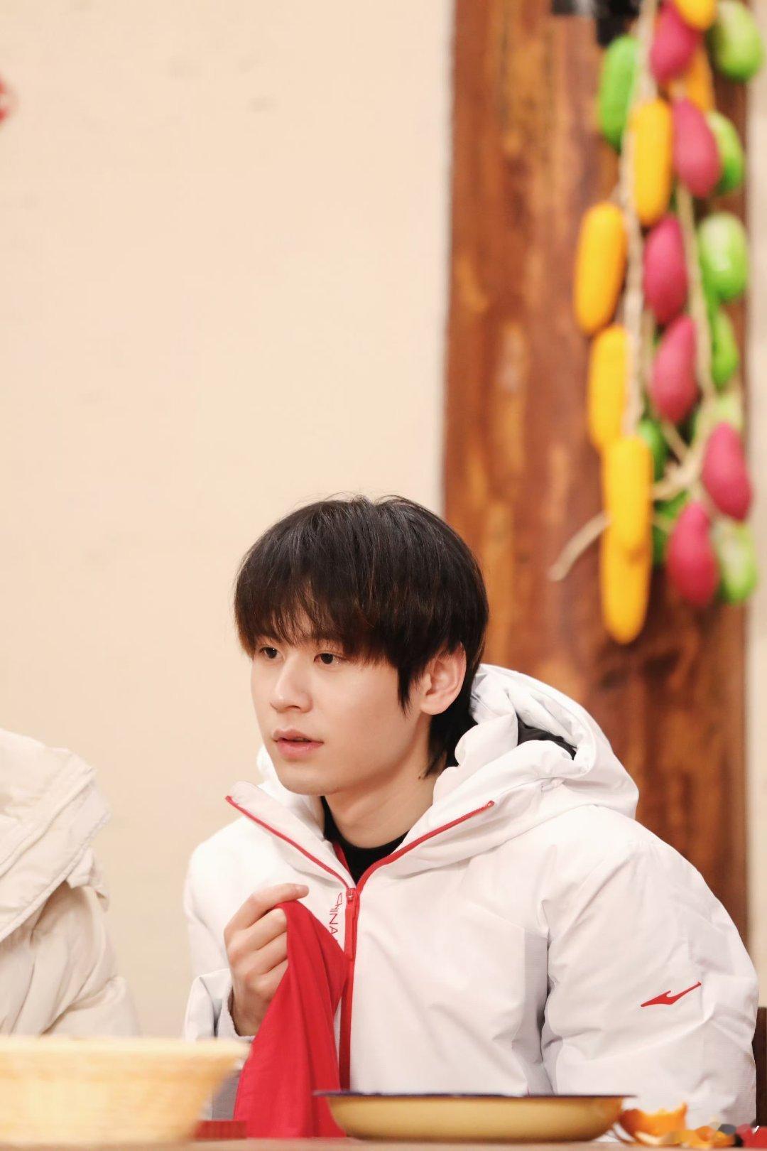 无畏NoFear 🍑心光自为引多远都无畏 初三啦，愿你每一天都红红火火，快乐无