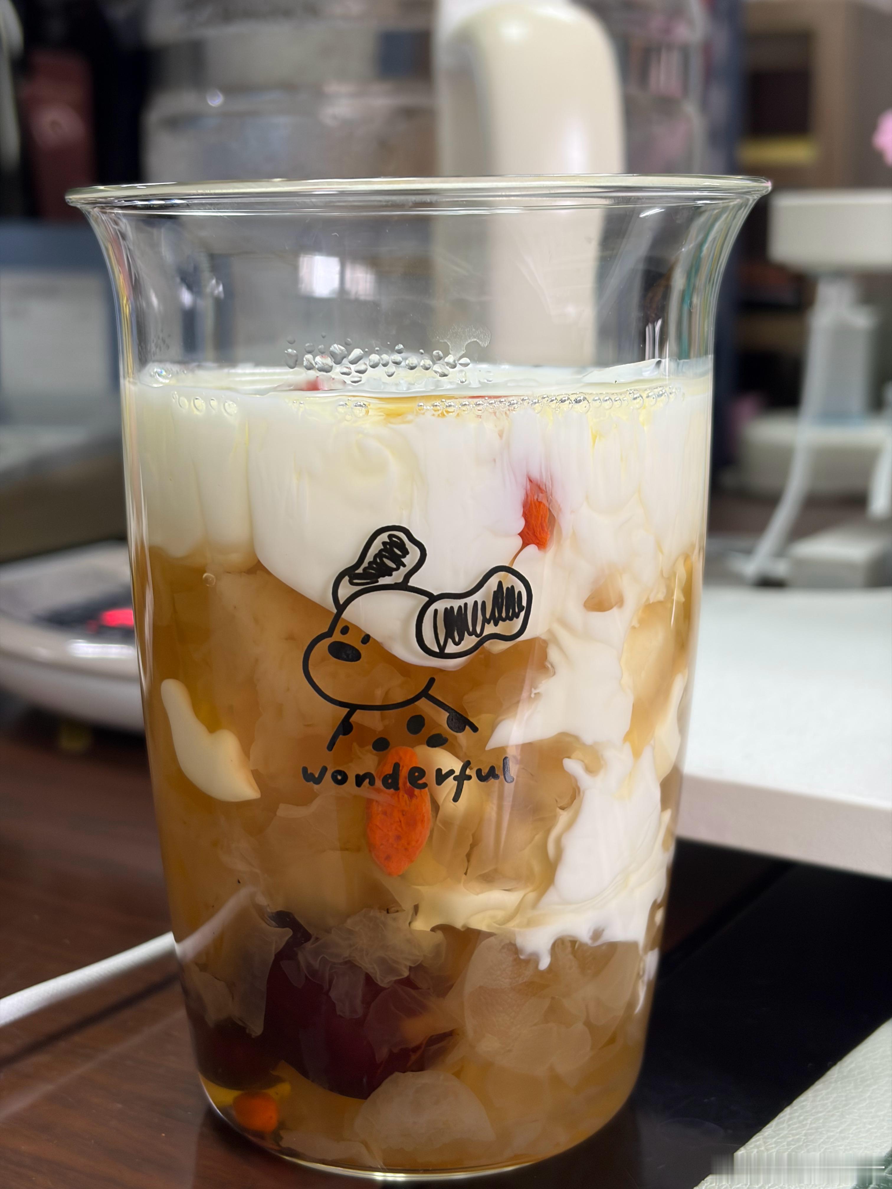 食堂的银耳汤➕牛奶不错不错 