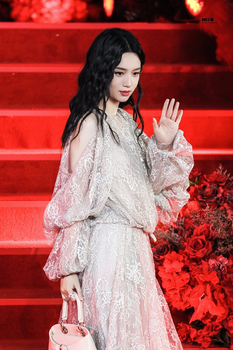 美人奏弦周也周也谢清圆 ​​​