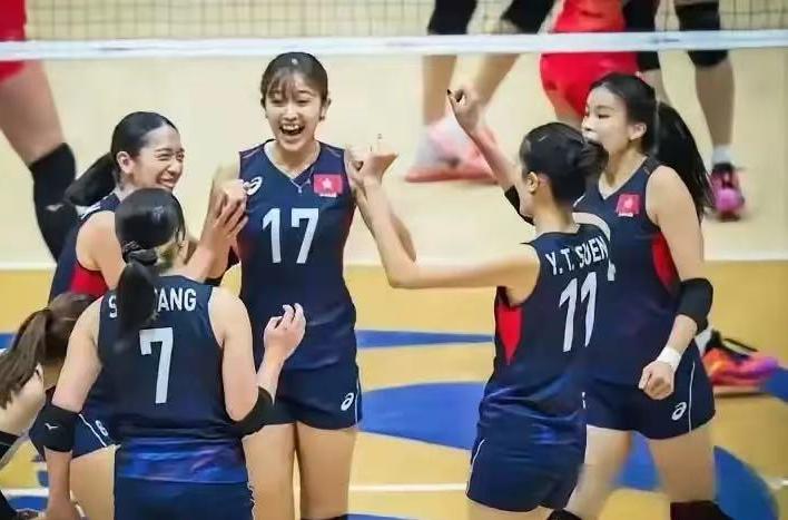 香港女排拒唱国歌之后
最倒霉的人出现了
不是他们本人，也不是他们的家人，更不是樱