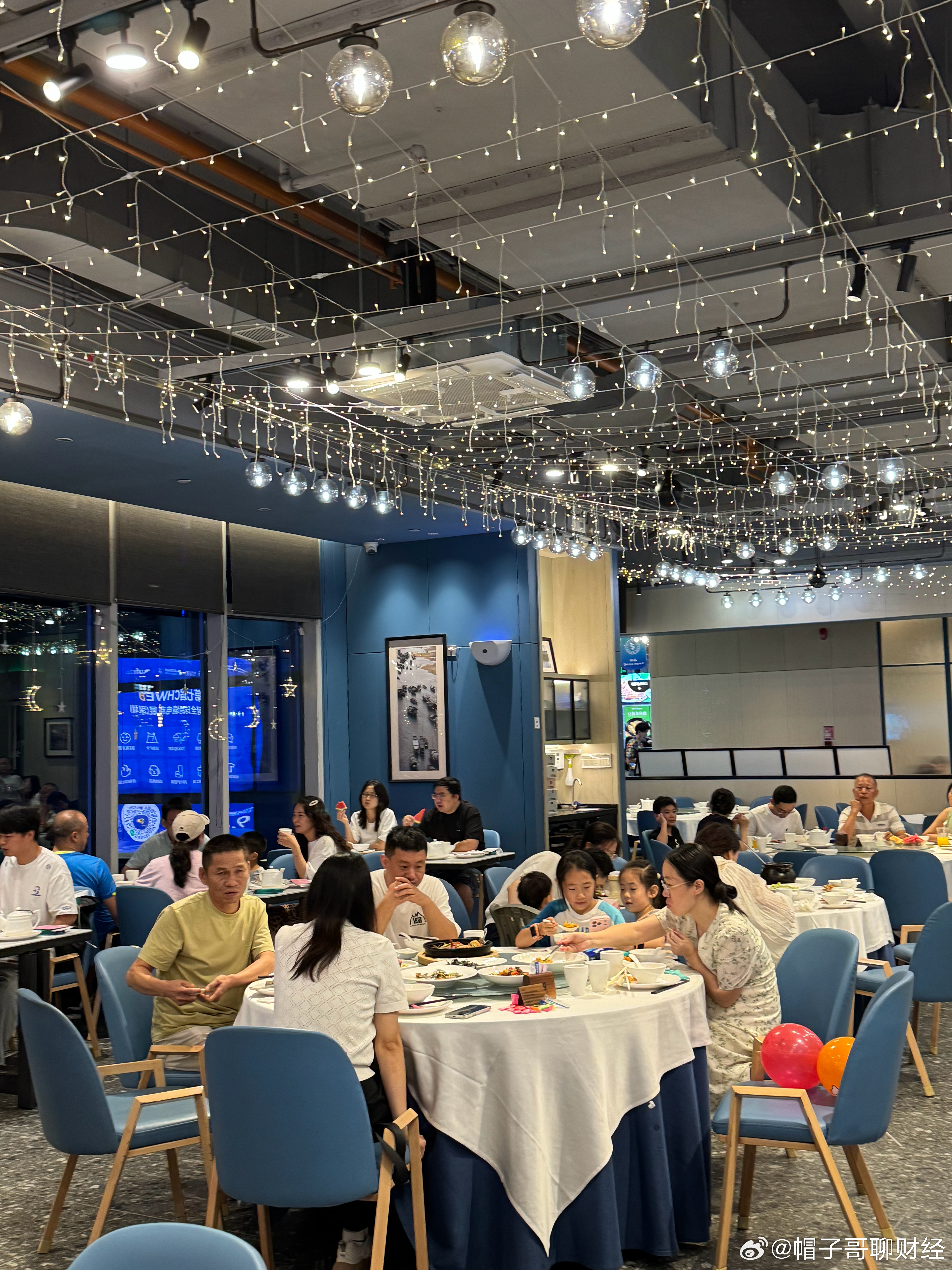 都说经济不好，消费不行，你们去79号渔船看看，人家那么大场地，每家都生意爆好，不