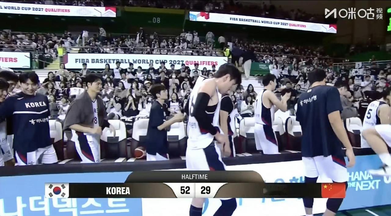 表面看：男篮只输14分，实际上输30分以上！

这场球最多时候输了32分，如果大