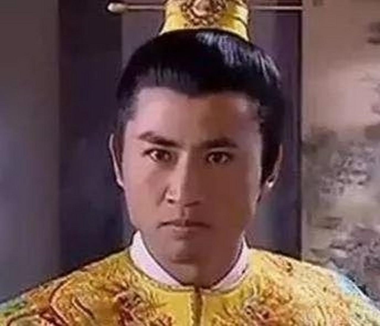 912年，一个夏夜，一队人马悄悄摸进了后梁皇宫。

领头的不是刺客，不是叛军——