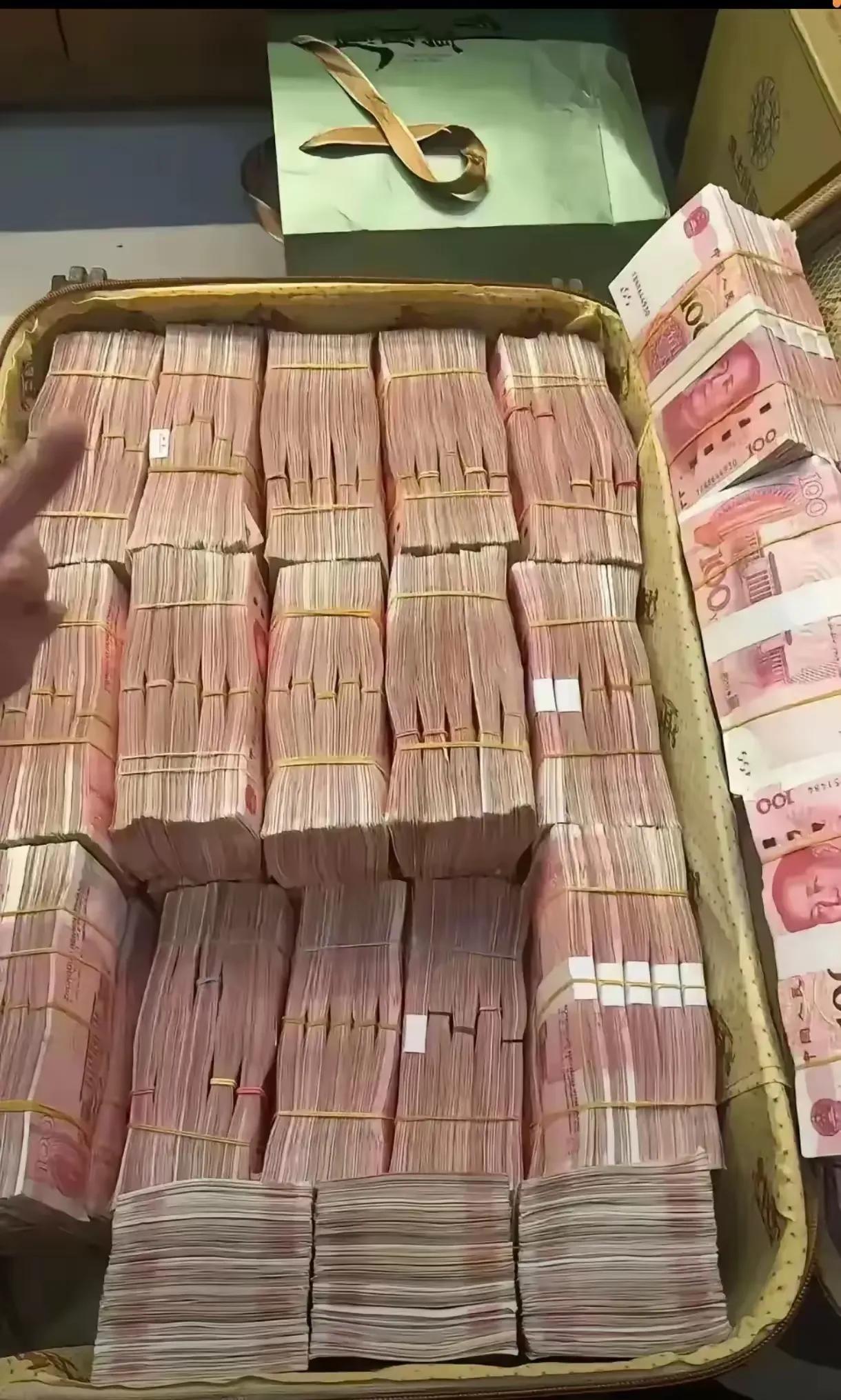 1.谁都不要说，亲戚朋友不要说，爸妈不要说，连老婆孩子都不要说。

2. 第二步