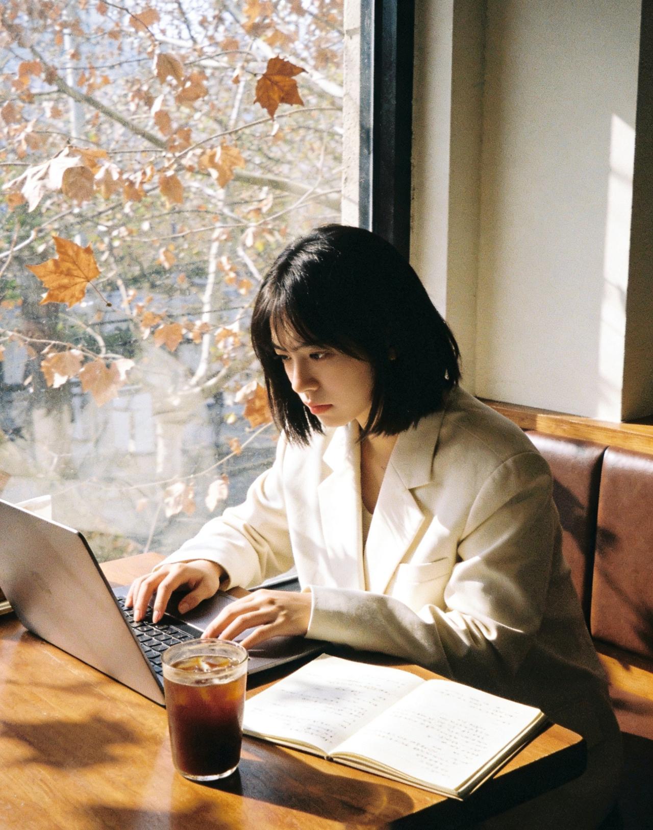 写头条只为心安、身安、手安。
心安，把心里想说的话写出来，没有熟人笑话，舒服多了