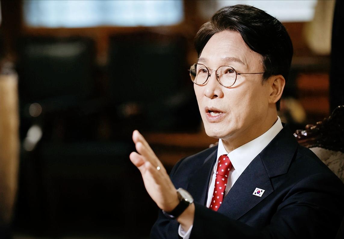 一条关键航道直接戳中了韩国的经济软肋，眼下国际油价一路走高、海上航运风险陡增，本