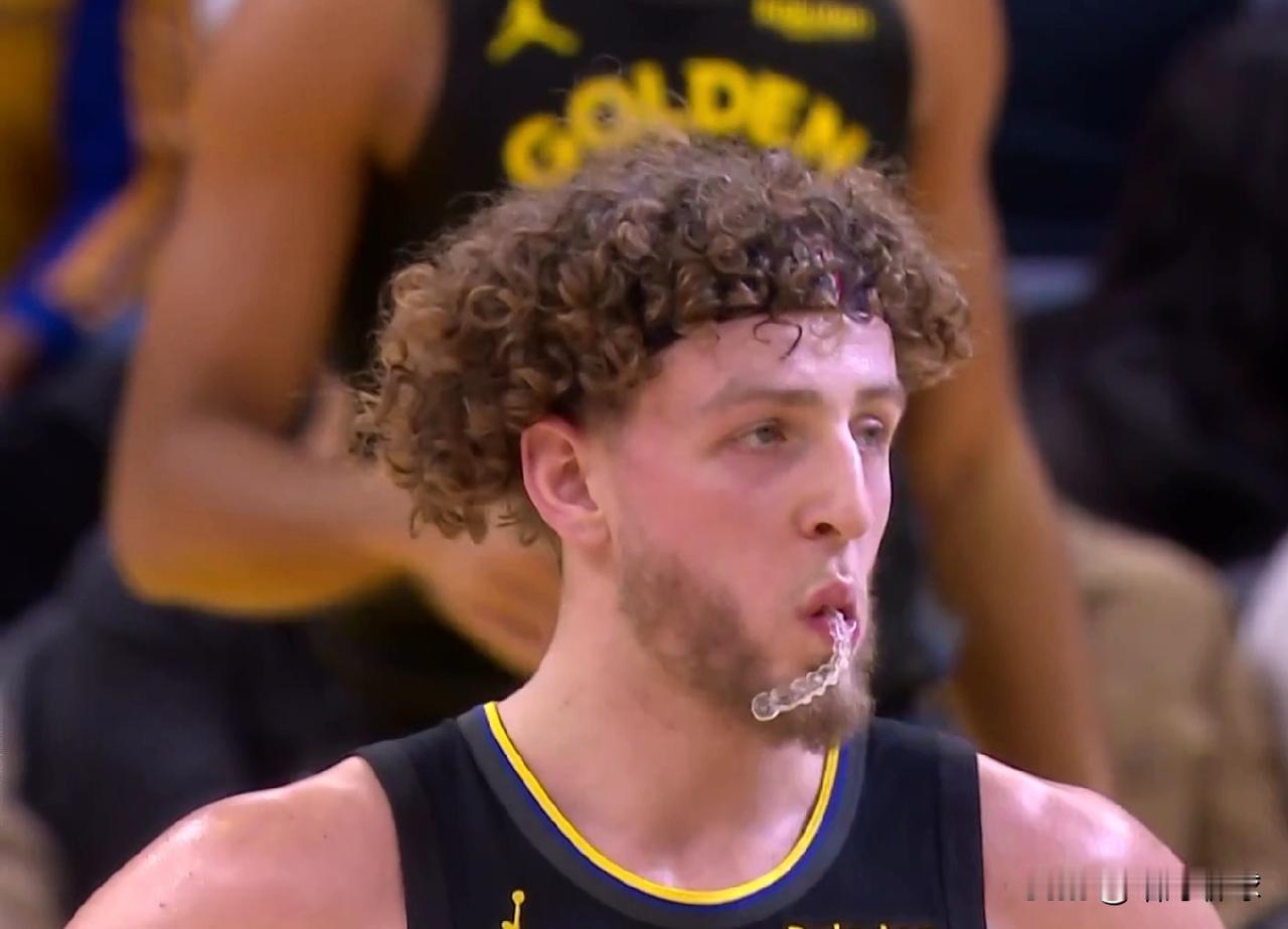 不是库里，也不是巴特勒！！！
勇士23分大胜热火，正负值最高的竟然是这4位角色球