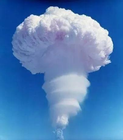 原子弹算什么，氢弹更厉害！

中国不是唯一拥有氢弹的国家，美、俄、英、法、中都拥