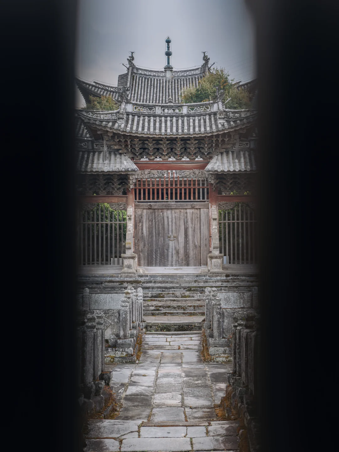 暑假别去人挤人，去22℃的避暑小城