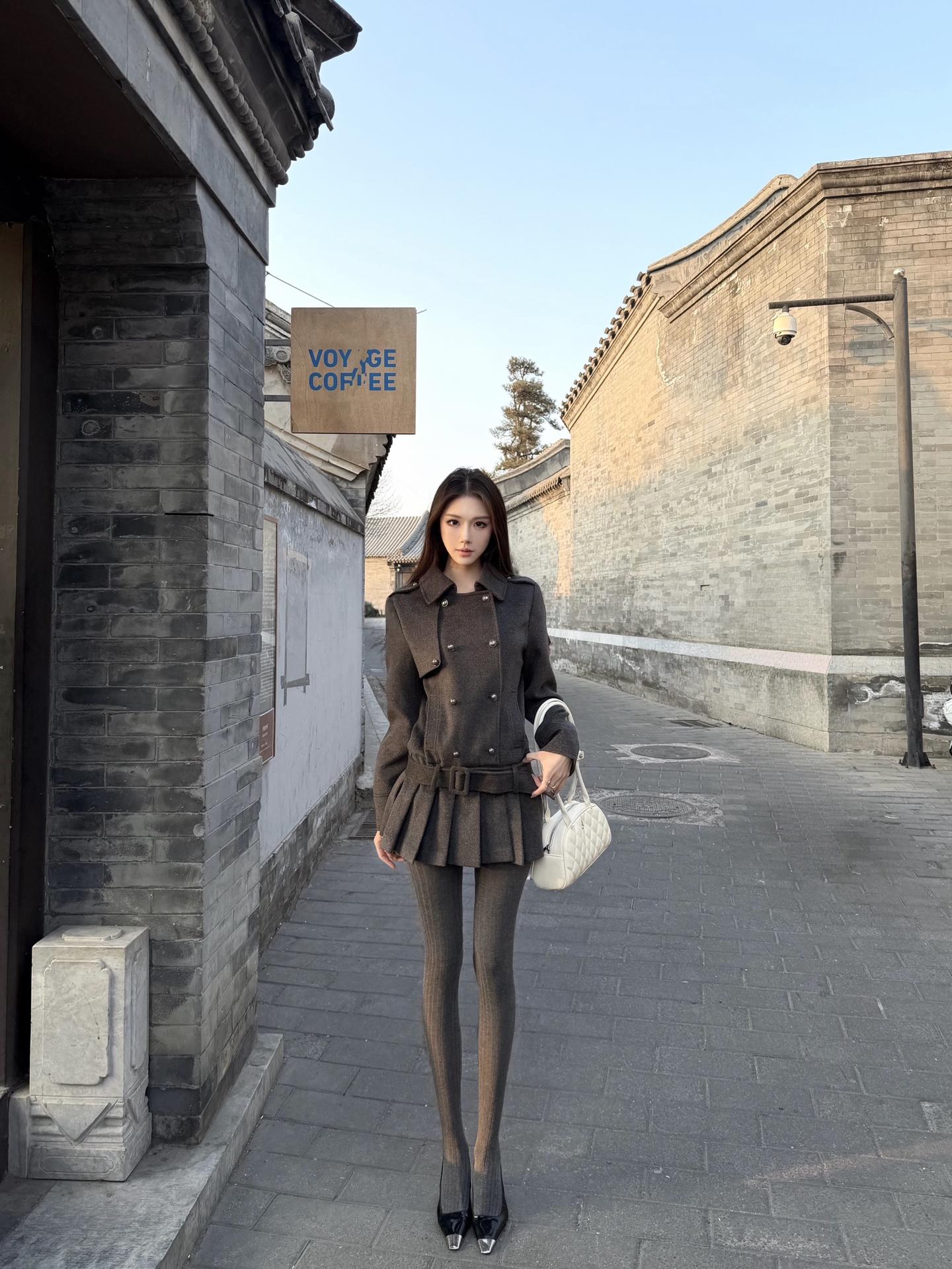 这个秋冬不要再穿的像小孩子了好吗。