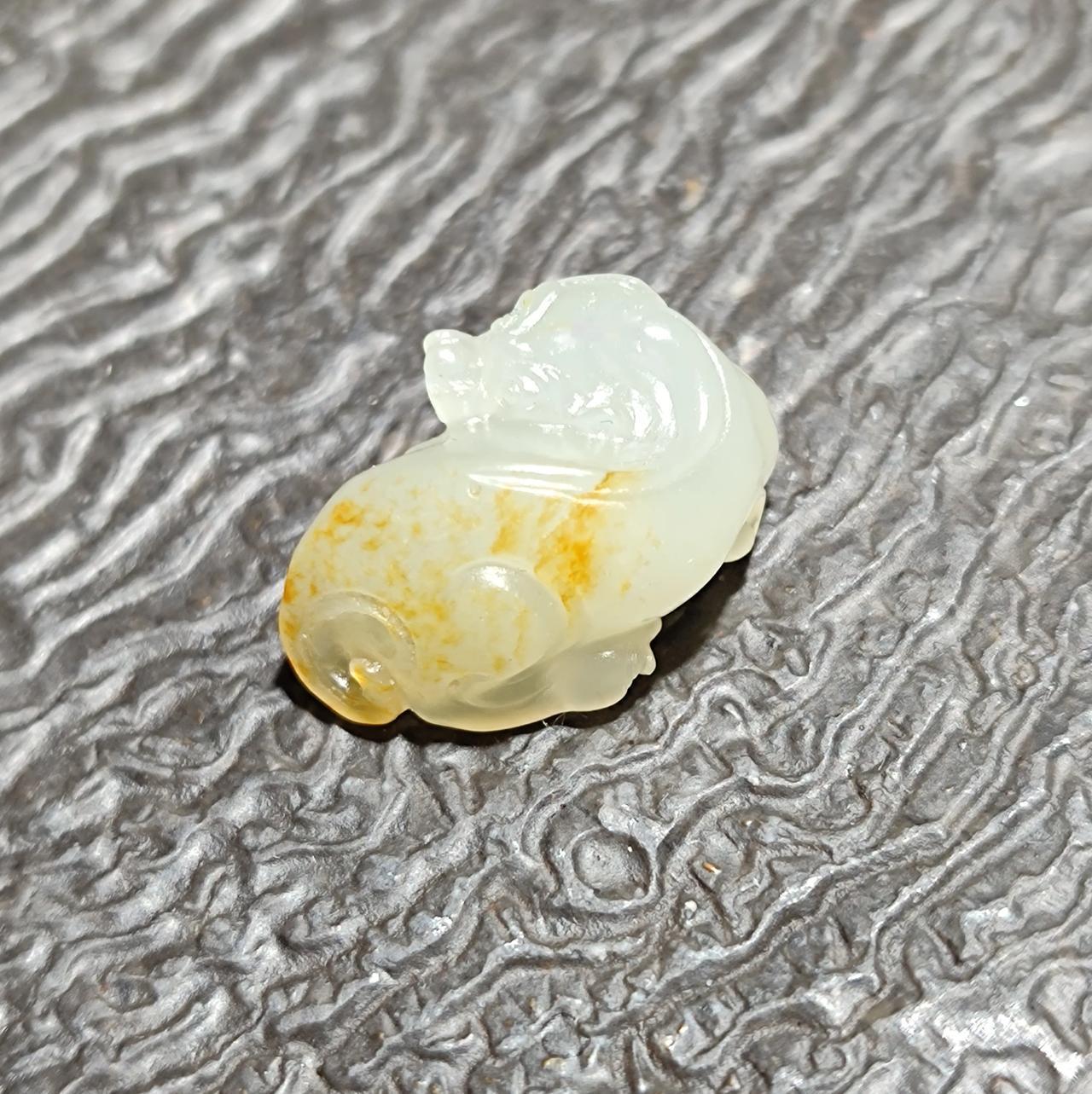 籽料到底买什么样的好? 请问这是新疆的什么石