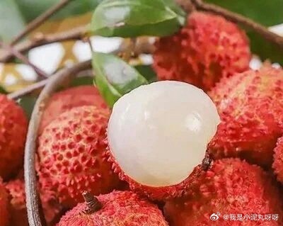 爱吃荔枝的人今年天塌了第一，理性消费，拒绝盲目跟风。今年荔枝价格偏高，建议大家根